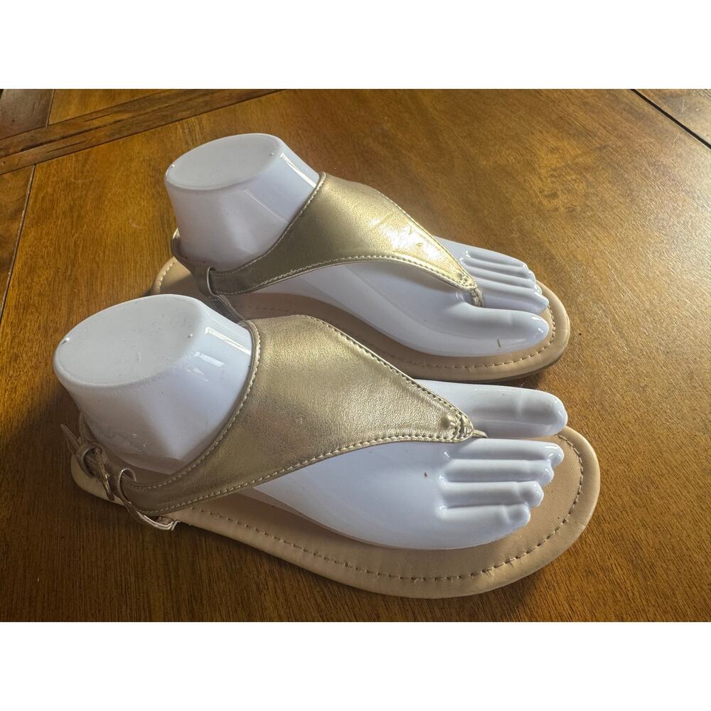 Ann Taylor Factory Gold Thong Sandals 8M Metallic Flat Ankle Strap